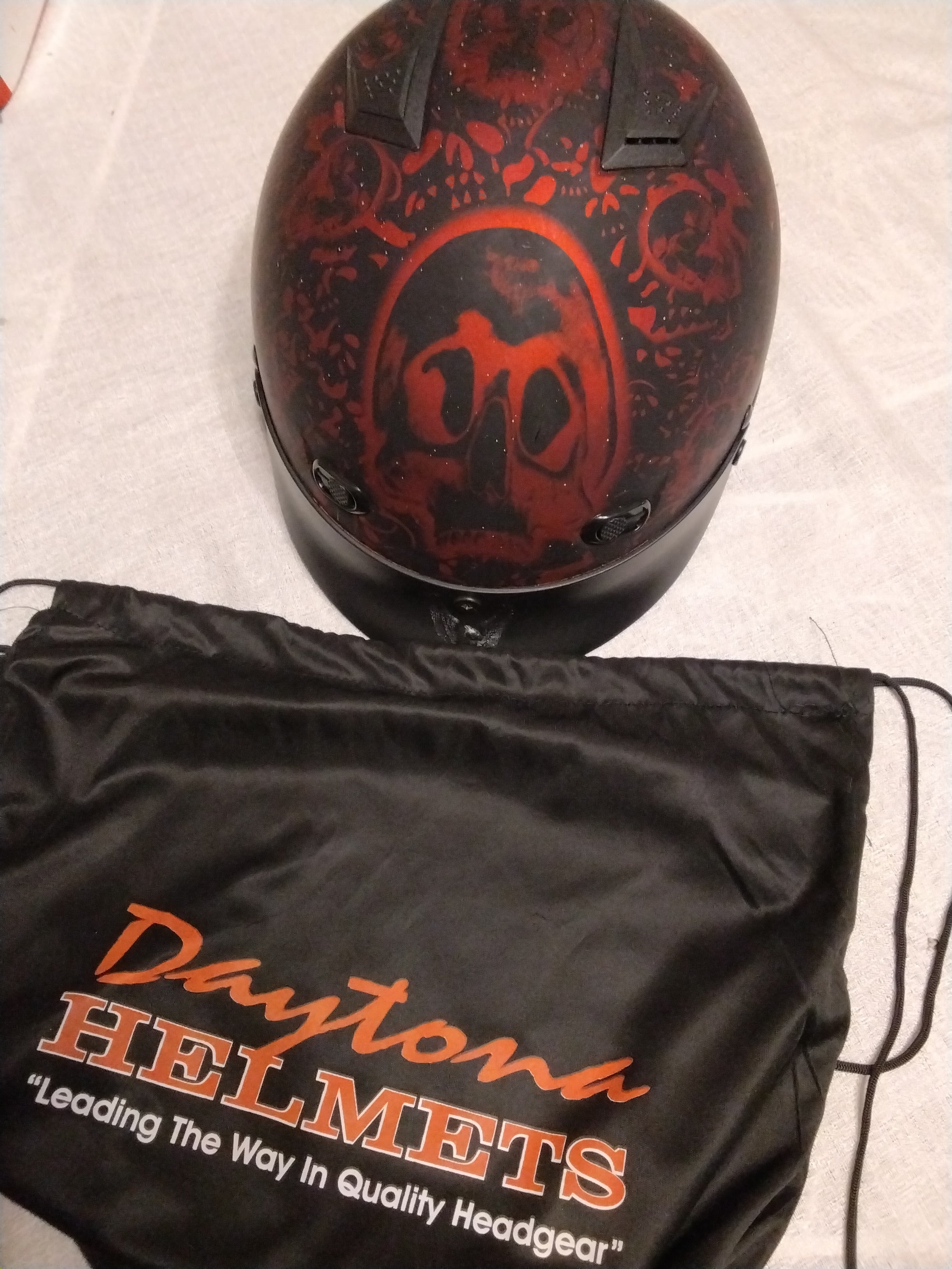 Daytona - Crossbones - Red Skulls